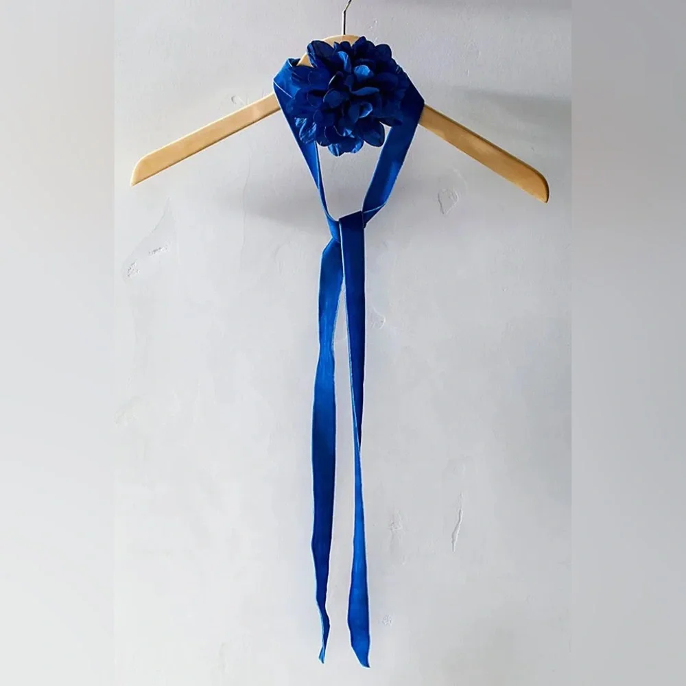 FREE PEOPLE | ✨NEW✨ Melody Velvet Choker in Navy